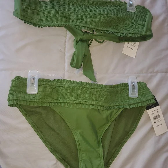 Green Bathing suit🩱 🛁 - Picture 7 of 7